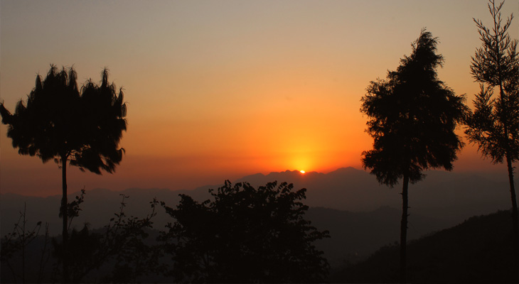 the sunset view snapped while trek in nagarkot